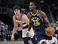 Дени Авдия набрал 15 очков. 