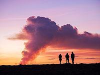 Извержение вулкана в Исландии: лава дошла до поселка Гриндавик