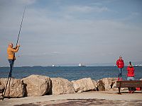 Минздрав объявил о запрете купания на пляжах Бат-Галим и Наот