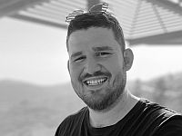ЦАХАЛ сообщает, что 20 января в бою на юге сектора Газы погиб старшина резерва Уриэль Авиад Сильберман, 23 года, из поселка Нахалим, боец ​​7421-го батальона 4-й бригады 