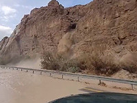 Из-за наводнений и оползней закрыт для движения транспорта участок трассы 90