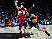 Дени Авдия набрал 10 очков.