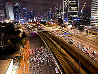 Демонстранты перекрыли шоссе возле башен 