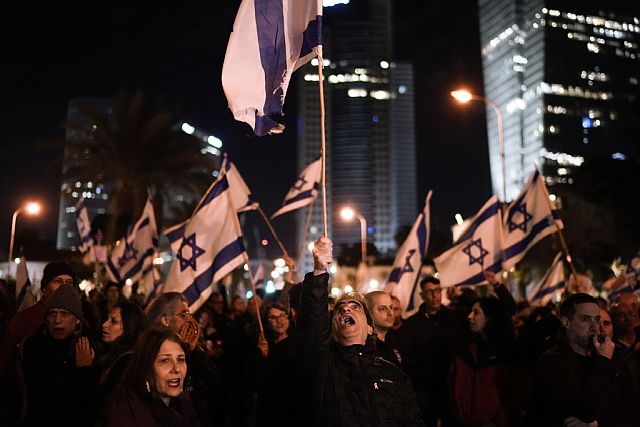 Акции протеста в Израиле: против Нетаниягу, за освобождение заложников. Фоторепортаж
Акции протеста в Израиле: против Нетаниягу, за освобождение заложников. Фоторепортаж