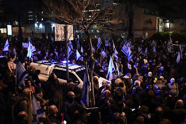 Акции протеста в Израиле: против Нетаниягу, за освобождение заложников. Фоторепортаж
Акции протеста в Израиле: против Нетаниягу, за освобождение заложников. Фоторепортаж