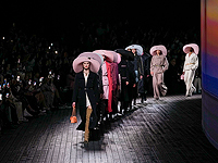 Новые коллекции от Chanel и Valentino в Париже. Фоторепортаж