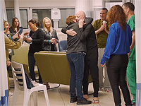 Спасенные заложники встретились со своими близкими в 