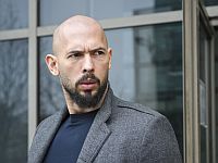 Скандальный блогер Эндрю Тейт арестован в Румынии по просьбе Великобритании