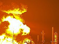 На территории России беспилотниками атакованы два НПЗ