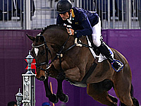 Олимпийский медалист получил тяжелые травмы после падения с лошади и может пропустить олимпиаду