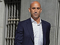 Бывший глава Федерации футбола Испании может оказаться в тюрьме за поцелуй без согласия