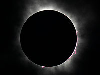 Полное солнечное затмение 2024 года в Америке. Фоторепортаж