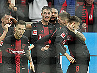 Байер забивает 