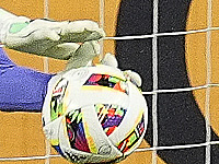 Два гола на последних минутах.