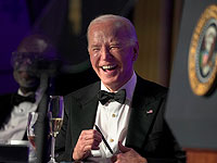 Гала-ужин для журналистов Белого дома: Байден высмеял Трампа