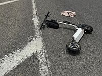 На 4-й трассе мотоцикл сбил подростка на электросамокате