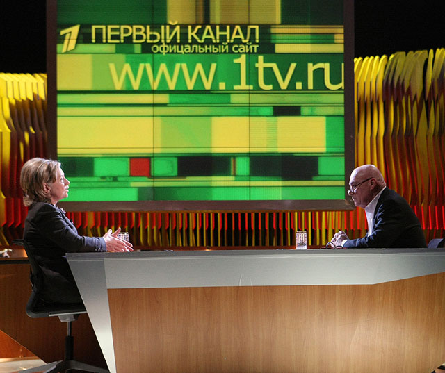 Владимир Познер и Хиллари Клинтон в программе «Познер». 19 марта 2010 года Владимир Познер и Хиллари Клинтон в программе «Познер». 19 марта 2010 года