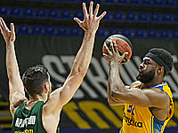 Самый ценный игрок третьего тура четвертьфиналов Евролиги - центровой 