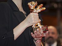 Иранские власти приговорили к восьми годам тюрьмы и порке кинорежиссера Мохаммада Расулофа