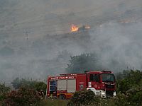 Сильный лесной пожар около Кирьят-Шмоны после ракетного обстрела из Ливана