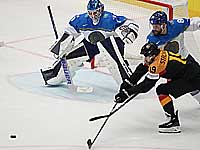 Чемпионат мира по хоккею. Немцы разгромили сборную Казахстана. Датчане обыграли британцев