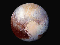 На Плутоне могут быть подледные океаны, как показал новый анализ данных зонда