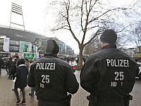 Теракт в стиле ХАМАСа в Германии: террорист напал на демонстрантов во время трансляции в YouTube