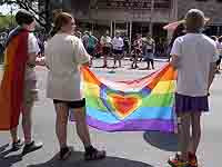 В Филадельфии пропалестинские активисты заблокировали дорогу участникам Парада гордости