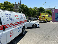 Маленькая девочка извлечена из запертой машины в Сдероте, ее реанимируют