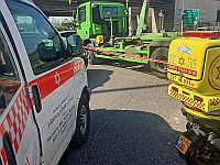 На перекрестке Холон грузовик насмерть сбил женщину