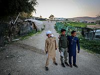 Палестинские дети-побирушки вернулись на дороги: полиция бездействует