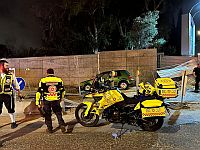 В Рамат-Гане автомобиль сбил двух пешеходов, один из пострадавших в тяжелом состоянии