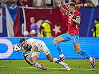 Евро 2024. Рекордно грубый матч. Турки победили сборную Чехии, оставшуюся вдевятером