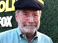 В возрасте 80 лет умер американский актер, певец, художник и комик Мартин Малл