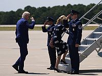 NBC News: только если жена Байдена посоветует ему выйти из гонки, он согласится