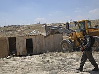 Пограничная полиция принудительно эвакуирует жителей форпоста в округе Биньямин