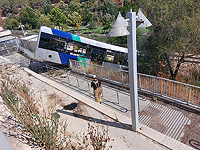 Автобус съехал с дороги и упал с откоса в Иерусалиме, пострадали восемь человек