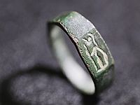 Кольцо Минервы у старой каменоломни. Находка на горе Кармель