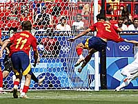 Первый гол олимпийского футбольного турнира забил защитник