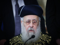 Бывший Главный сефардский раввин выступает против отмены каникул в ешивах