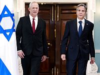 Ганц побеседовал с Блинкеном. 