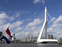 В Роттердаме вооруженный ножом преступник с криком 