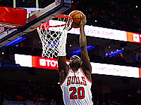 Баскетбол. Роул Элкинс перешел из 