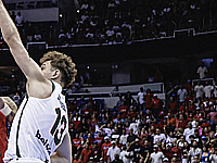 Баскетбол. Разыгрывающий тель-авивского 