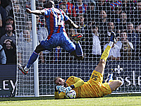 Чемпионат Англии. Алиссон получил травму.