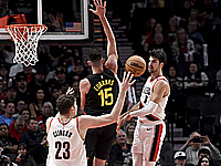 Дени Авдия набрал 10 очков. 