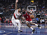 Дени Авдия набрал 15 очков. 