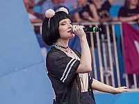 Российских музыкантов Монеточку и Noize MC выдвинули на Нобелевскую премию мира