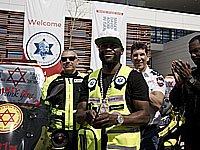 Пропалестинские активисты напали в Лондоне на Флойда Мэйвезера