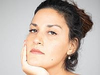 Фильм об израильской стендапистке Ноам Шустер-Элиаси будет представлен на фестивале 